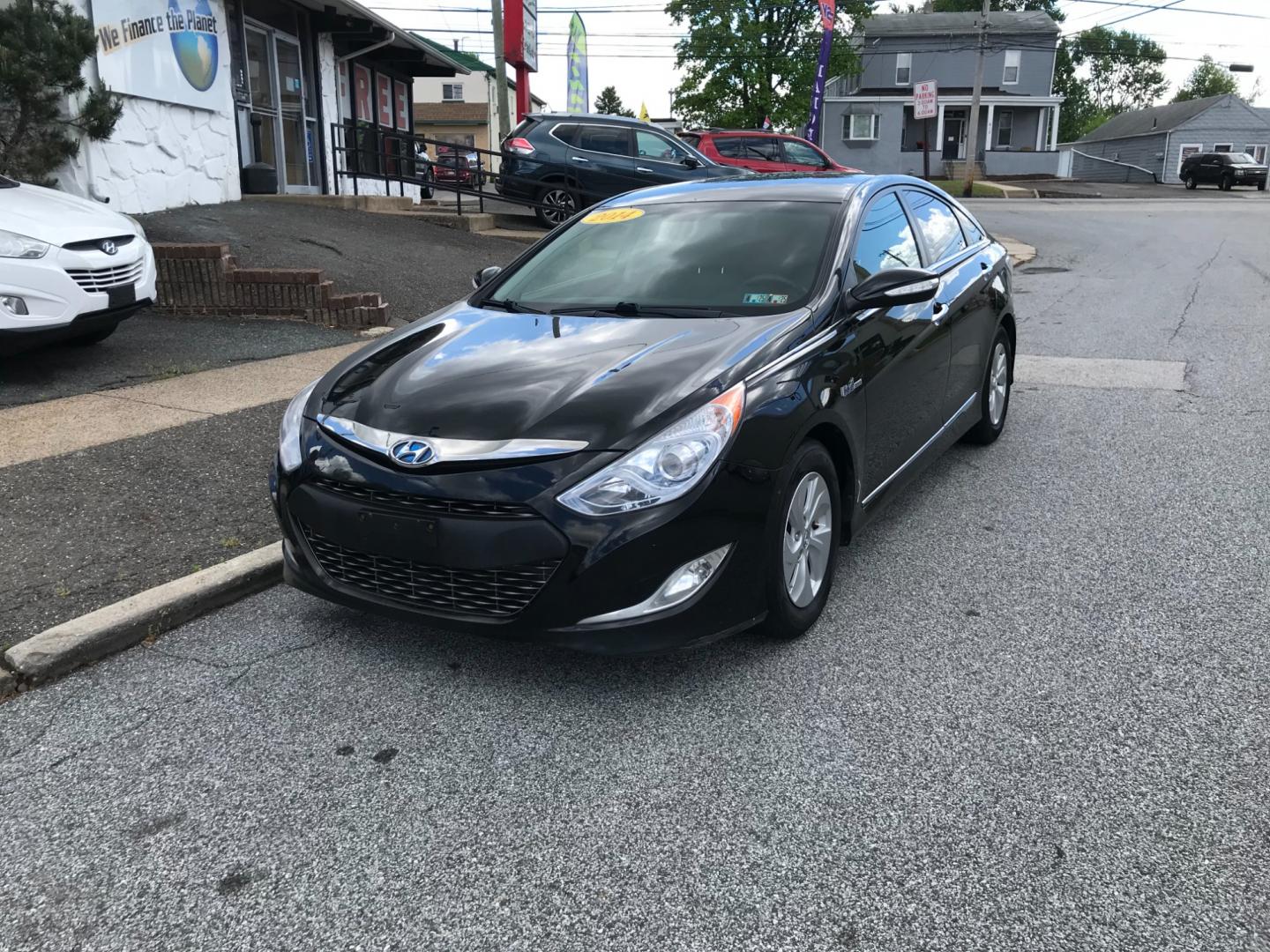 2014 Black /Gray Hyundai Sonata Hybrid Hybrid (KMHEC4A40EA) with an 2.4 V4 engine, Automatic transmission, located at 577 Chester Pike, Prospect Park, PA, 19076, (610) 237-1015, 39.886154, -75.302338 - Photo#2